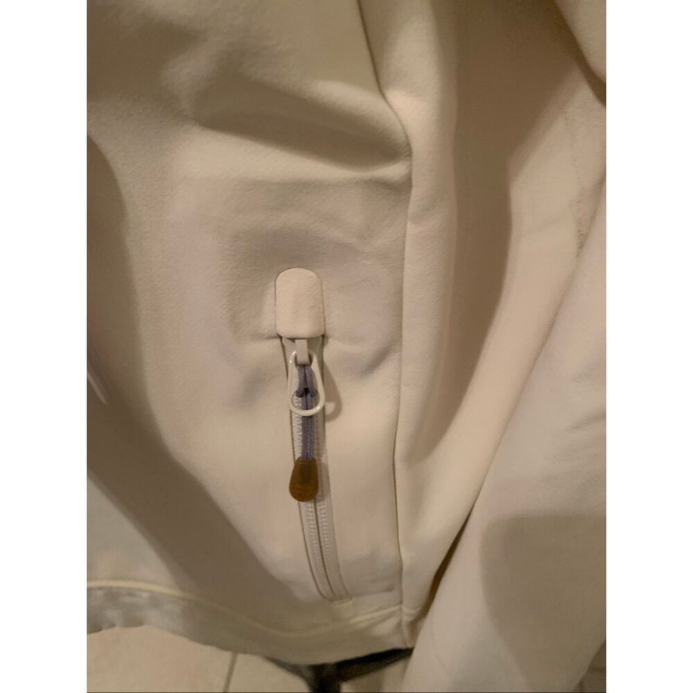 Columbia Titanium women's full-zip jacket in a cream or off-white color - Picture 8 of 9